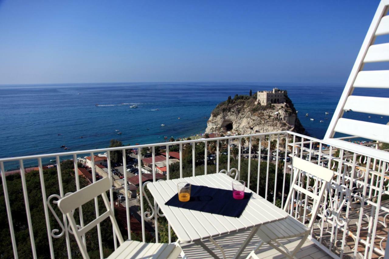 Le Tolde Del Corallone Tropea Exteriör bild