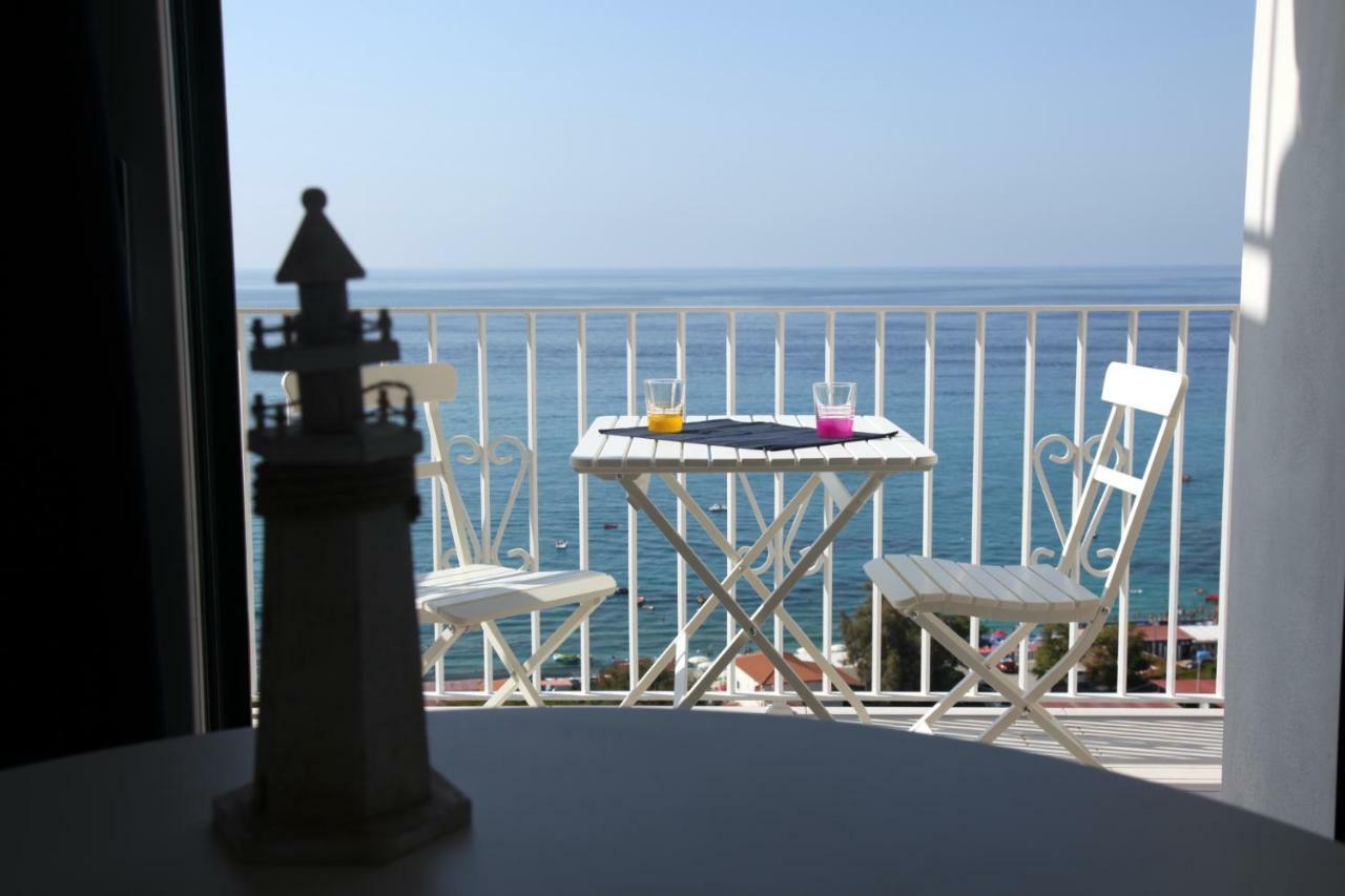 Le Tolde Del Corallone Tropea Exteriör bild