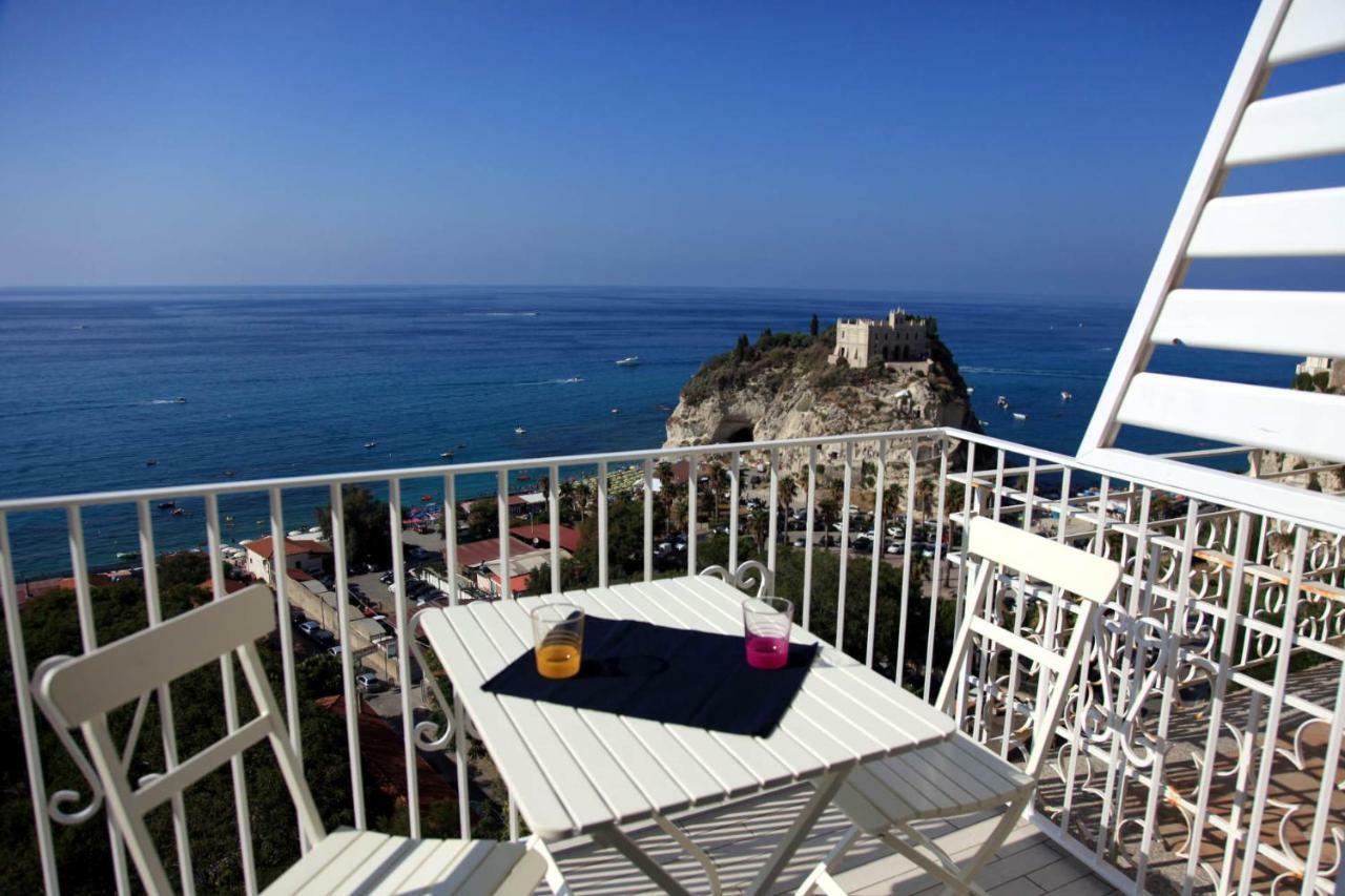Le Tolde Del Corallone Tropea Exteriör bild